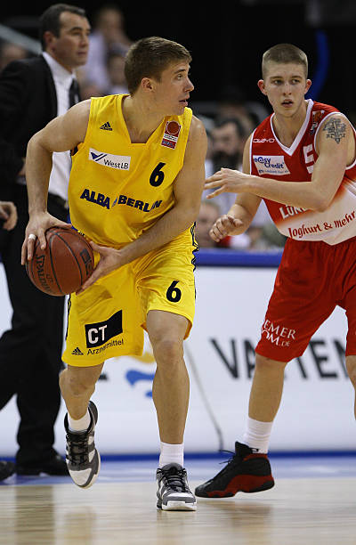 赛季后半程 赛季后半程